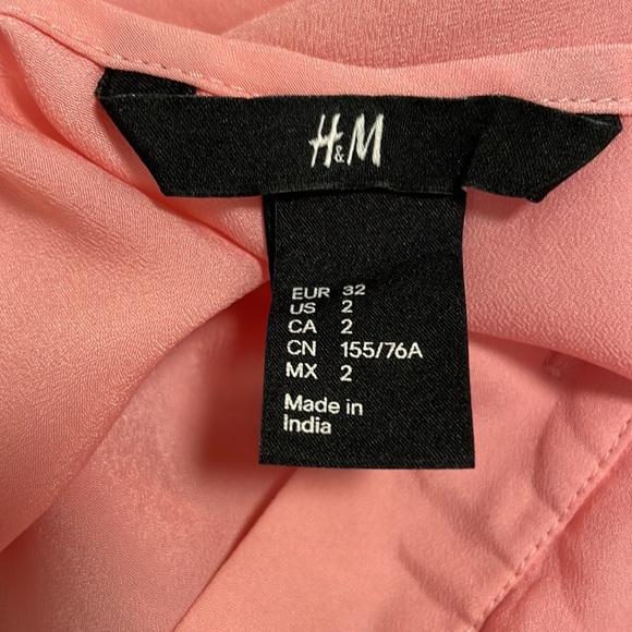 H&M coral top - US 2 - Picture 3 of 4